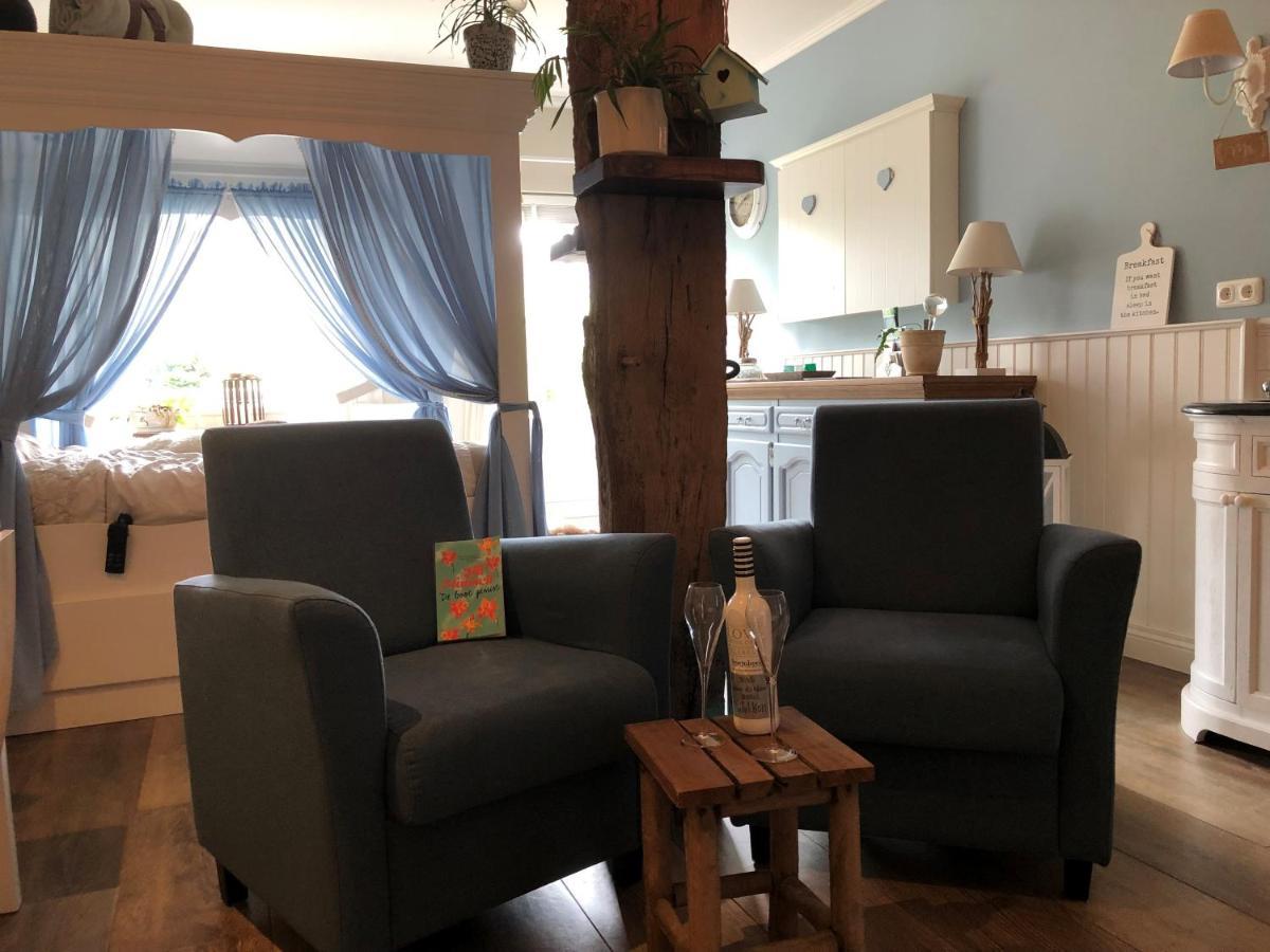 Bed and Breakfast Bnb Onder De Blauwe Hemel à Vlijmen Extérieur photo